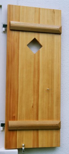 Fensterlaeden-in-Holz