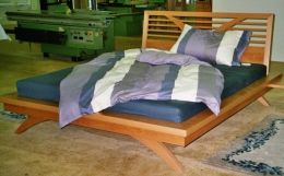 Massivholzbett