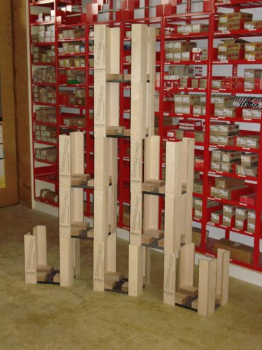 Verkauf-von-Naegeln-Schrauben-Beschlaegen